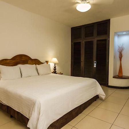 Hotel Soleil Pacifico Chulamar Exterior foto