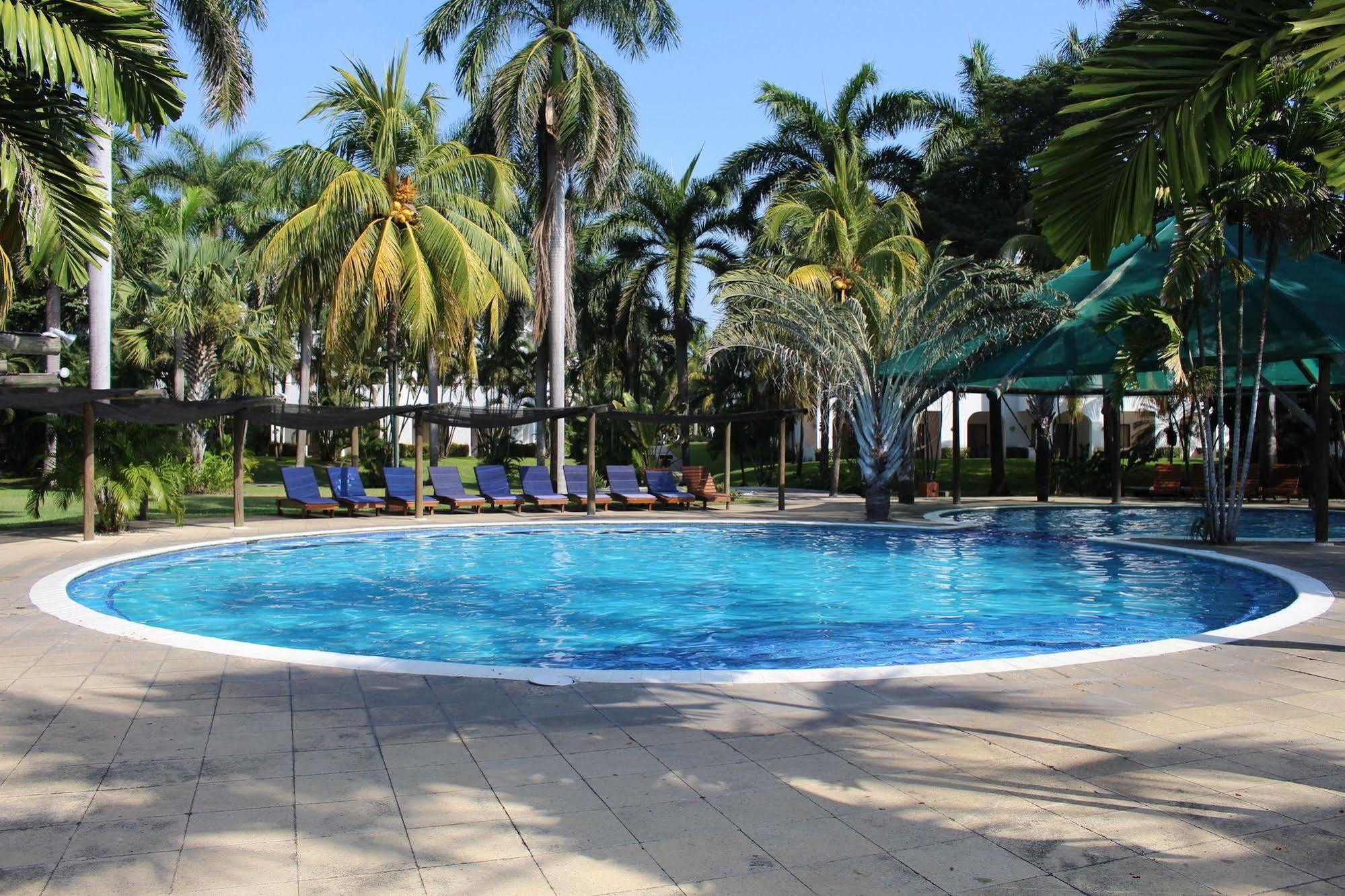 Hotel Soleil Pacifico Chulamar Exterior foto