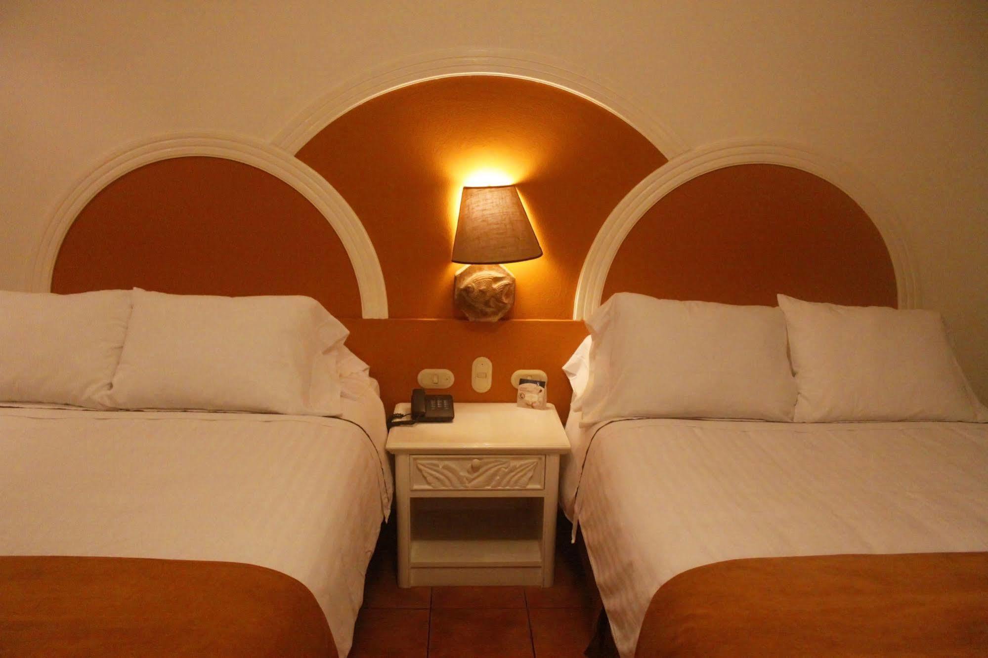 Hotel Soleil Pacifico Chulamar Exterior foto