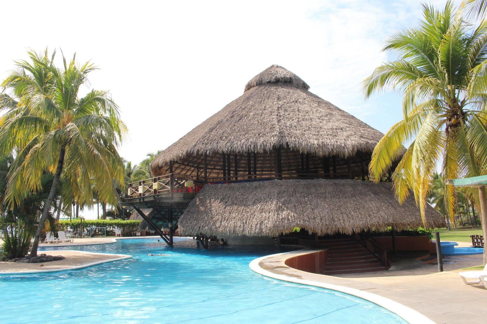 Hotel Soleil Pacifico Chulamar Exterior foto