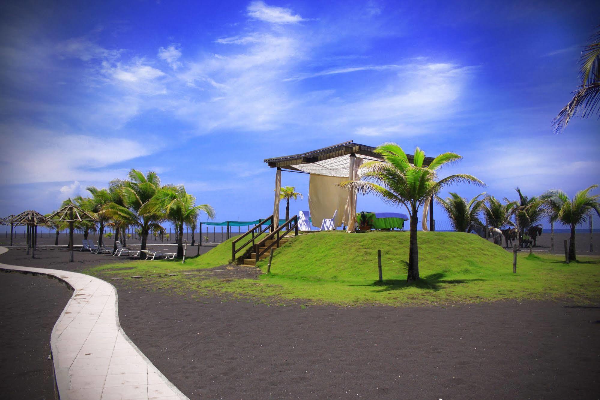 Hotel Soleil Pacifico Chulamar Exterior foto